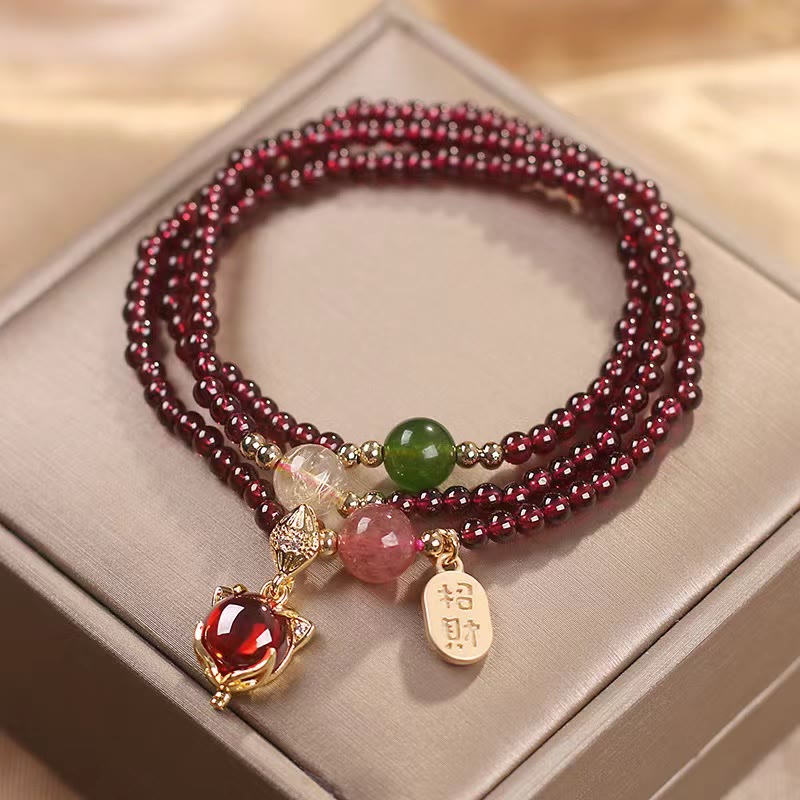 Fuyun Sanluo natural red granate strawberry stone crystal fox carp and peace buckle fortune protection three-circle bracelet